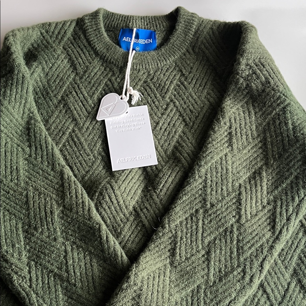 Aelfric Eden Olive Green Diamond-Pattern Crewneck Sweater